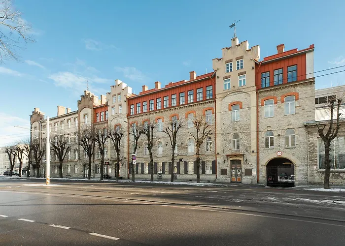 Modern Next To Old Town דירה *