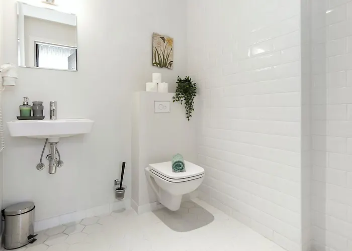 Modern Next To Old Town 탈린