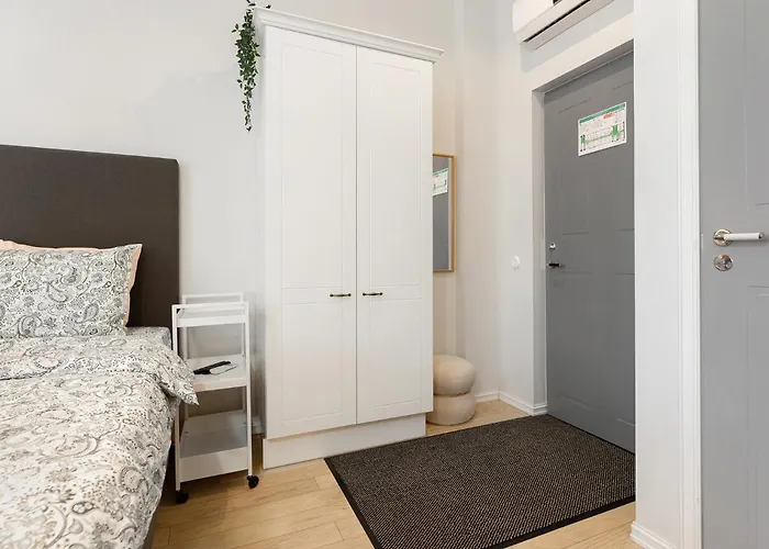 Modern Next To Old Town דירה